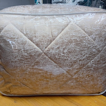 C20- New K5pc Jacquard Comforter Set.