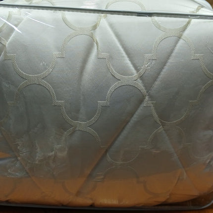 C18 -  Q5pc Comforter Set Jacquard Material