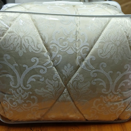 C18 -  Q5pc Comforter Set Jacquard Material