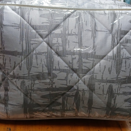C20- New K5pc Jacquard Comforter Set.