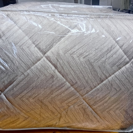 C20- New K5pc Jacquard Comforter Set.