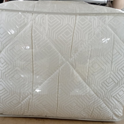 C20- New K5pc Jacquard Comforter Set.