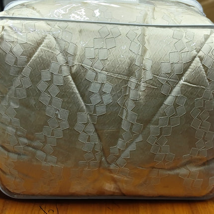 C18 -  Q5pc Comforter Set Jacquard Material