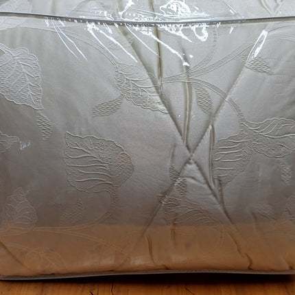 C20- New K5pc Jacquard Comforter Set.