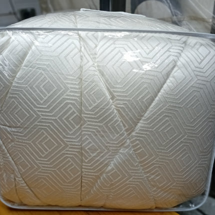 C18 -  Q5pc Comforter Set Jacquard Material