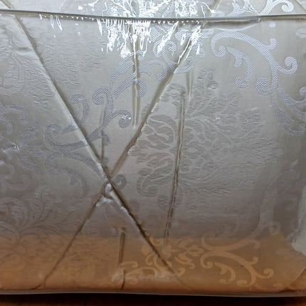 C20- New K5pc Jacquard Comforter Set.